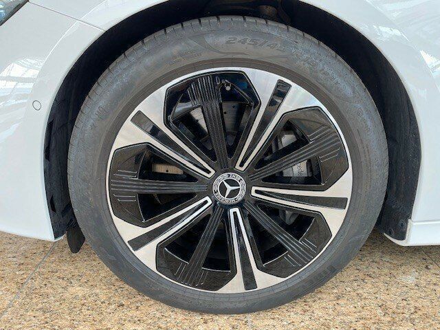 Gebraucht Mercedes E300 Advanced 313 PS (230 kW) 2024 Unilack polarweiß Kombi