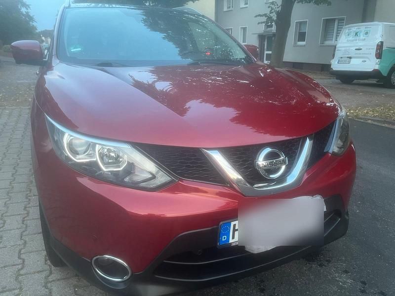 Rot Gebraucht 2017 Nissan Qashqai SUV | 13.999 € (Fairer Preis) - Bild 1/4