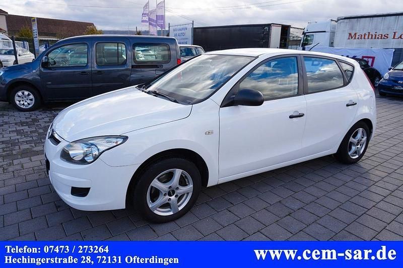 Gebraucht Hyundai i30 109 PS (80 kW) 2010 Weiß Limousine