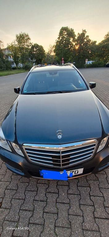 Grau Gebraucht 2010 Mercedes E350 Avantgarde Kombi | 7.500 € (Superpreis) - Bild 1/4