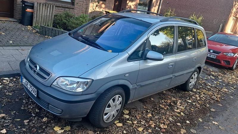 Grau Gebraucht 2002 Opel Zafira Van / Kleinbus | 800 € (Guter Preis) - Bild 1/4