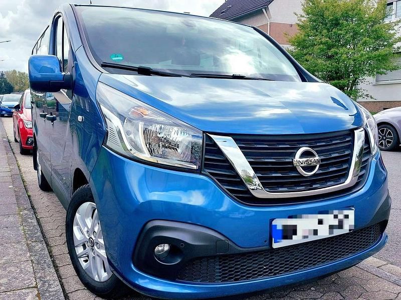 Blau Gebraucht 2018 Nissan NV300 Premium Edition Van | 23.800 € (Etwas zu teuer) - Bild 1/4