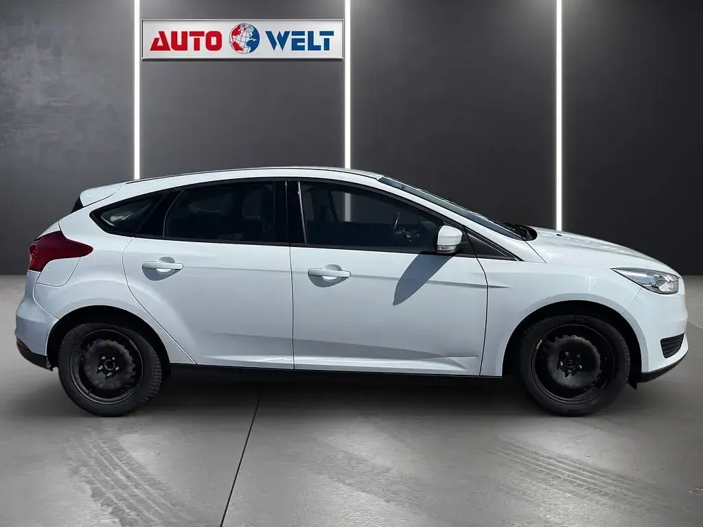 Gebraucht Ford Focus 95 PS (69 kW) 2016 Weiß Limousine