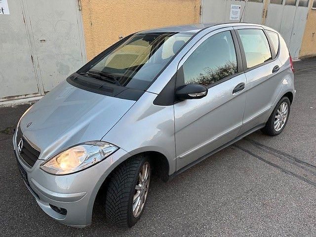 Silber Gebraucht 2005 Mercedes A180 Kleinwagen | 2.900 € (Fairer Preis) - Bild 1/4
