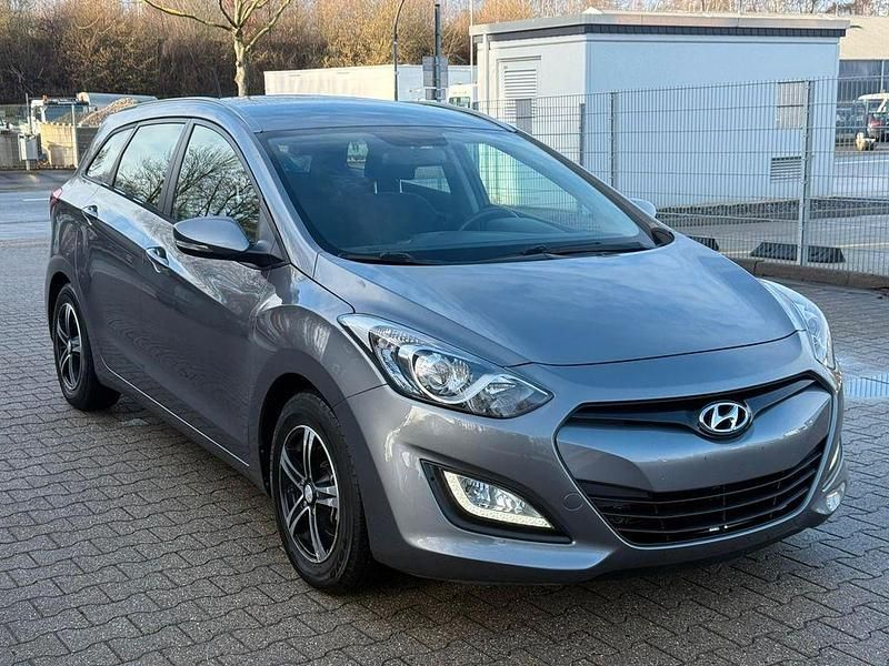 Gebraucht Hyundai i30 90 PS (66 kW) 2013 Grau Kombi