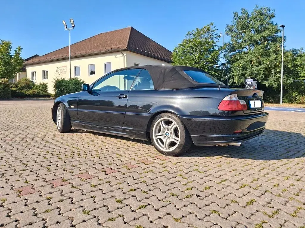 Gebraucht BMW 318 Cabriolet Performance 143 PS (105 kW) 2002 Schwarz Cabrio