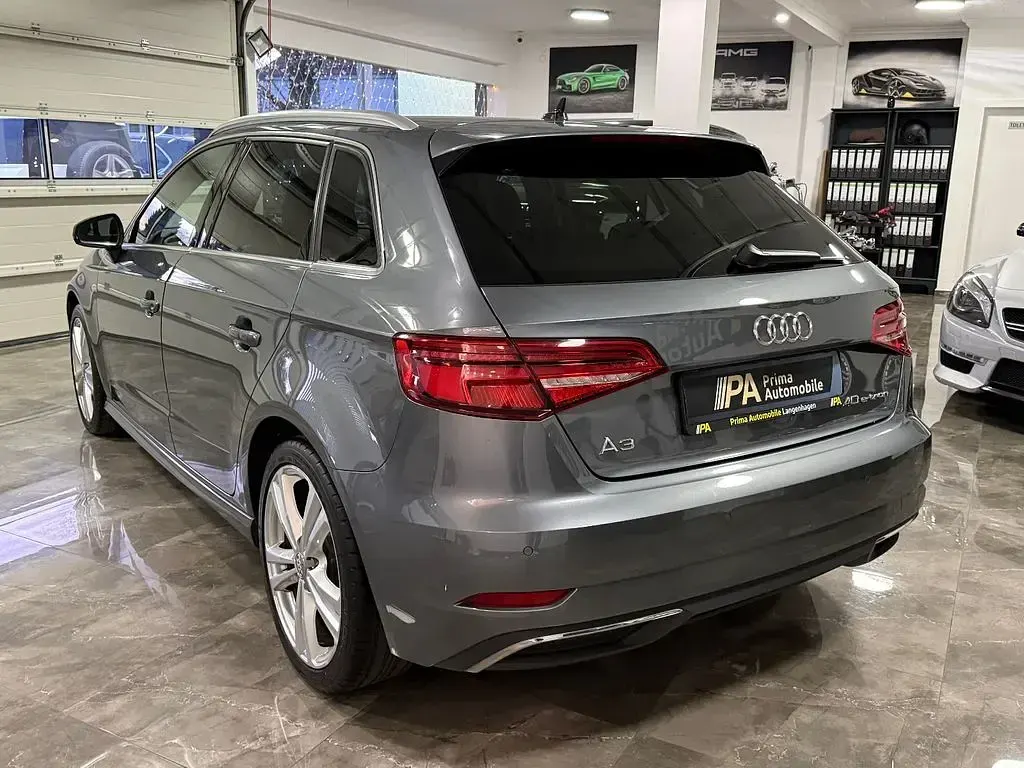 Gebraucht Audi e-tron Sport 150 PS (110 kW) 2020 Monsungrau SUV