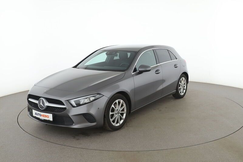Grau Gebraucht 2019 Mercedes A180 Progressive Limousine | 21.800 € (Fairer Preis) - Bild 1/4