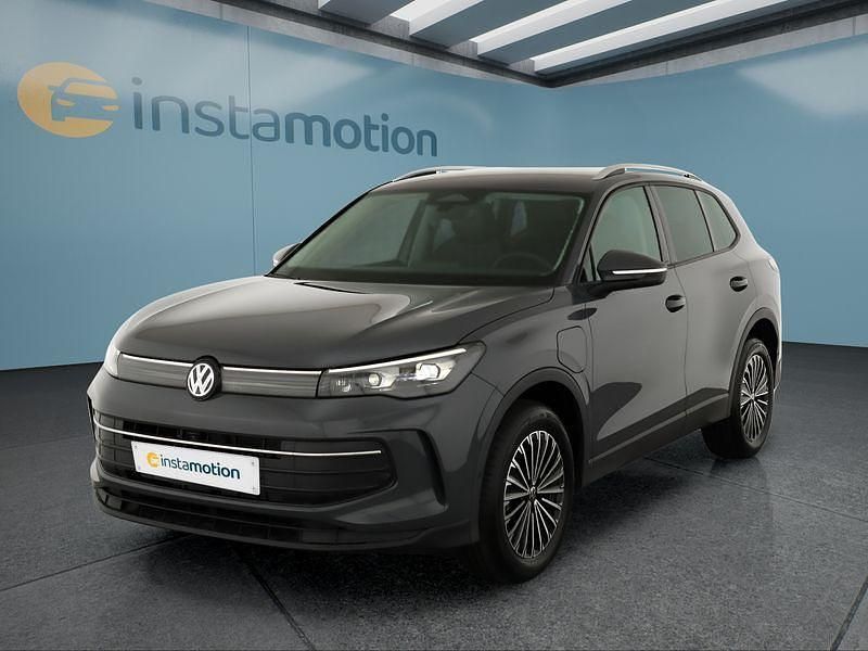 Blau Gebraucht 2025 VW Tiguan SUV | 46.949 € (Fairer Preis) - Bild 1/4