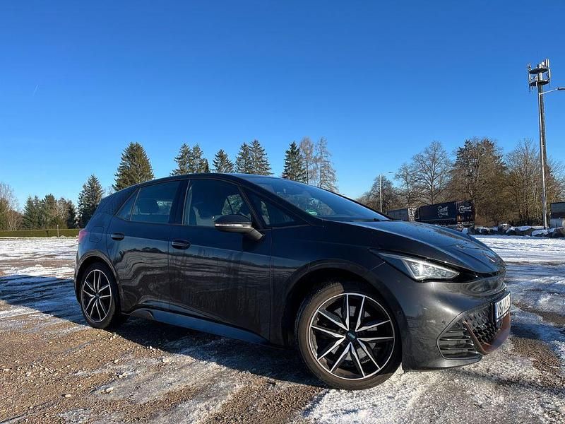 Grau Gebraucht 2022 Cupra Born Kleinwagen | 22.700 € (Superpreis) - Bild 1/4
