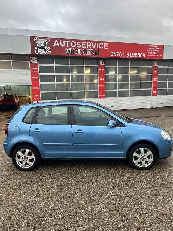 Blau Gebraucht 2008 VW Polo Trendline Limousine | 1.899 € (Fairer Preis) - Bild 1/4
