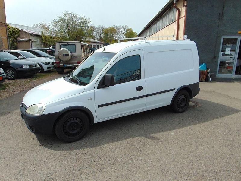 Second-hand Opel Combo 69 CP (50 kW) 2007 Alb Monovolum
