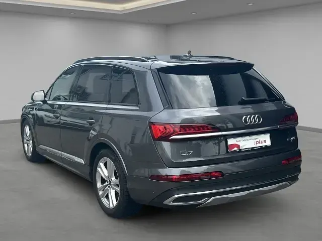 Używany Audi Q7 Ambiente 340 KM (250 kW) 2022 Szary SUV