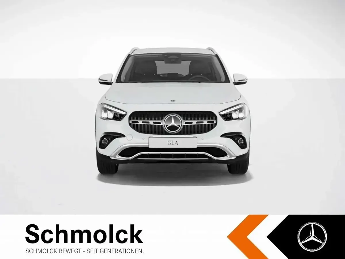 Gebraucht Mercedes GLA180 Progressive 136 PS (100 kW) 2024 Weiß SUV