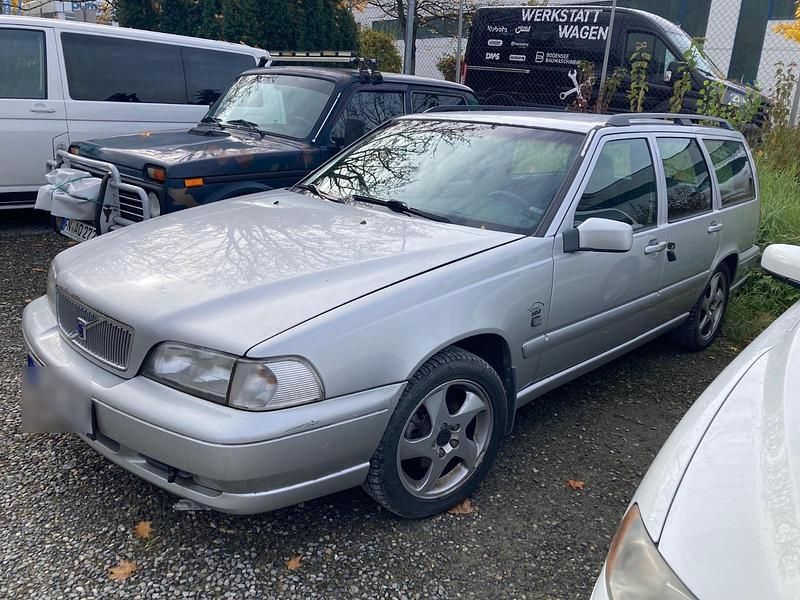 Silber Gebraucht 2000 Volvo V70 Kombi | 500 € - Bild 1/2