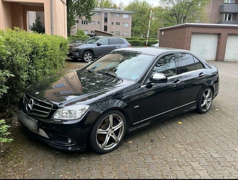 Schwarz Gebraucht 2008 Mercedes C320 Limousine | 7.800 € (Fairer Preis) - Bild 1/4