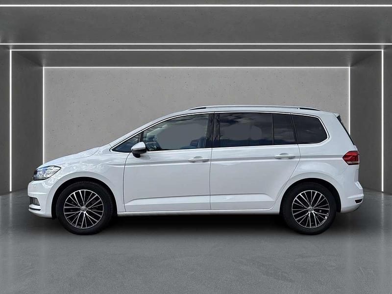 Gebraucht VW Touran Highline 150 PS (110 kW) 2016 Pure white Van / Kleinbus