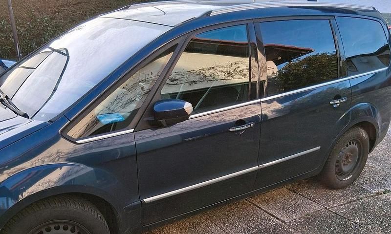 Blau Gebraucht 2010 Ford Galaxy Titanium Van / Kleinbus | 4.500 € (Fairer Preis) - Bild 1/3