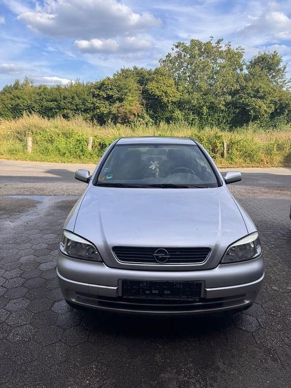 Gebraucht Opel Astra 75 PS (55 kW) 1998 Silber Limousine
