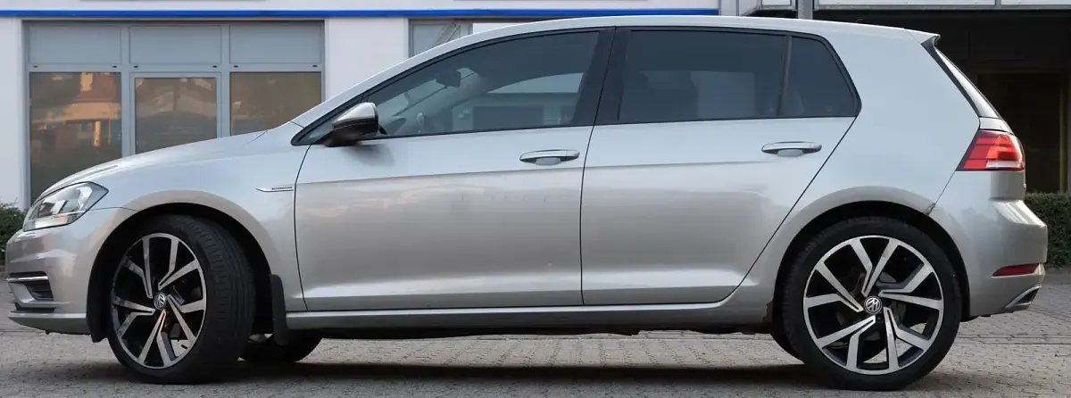 Gebraucht VW Golf VII Trendline 110 PS (80 kW) 2017 Silber Limousine
