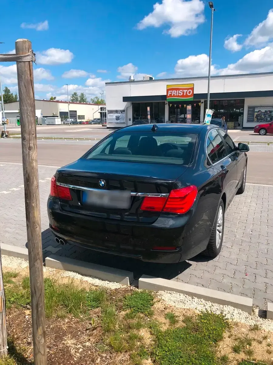 Gebraucht BMW 730 245 PS (180 kW) 2008 Schwarz Limousine