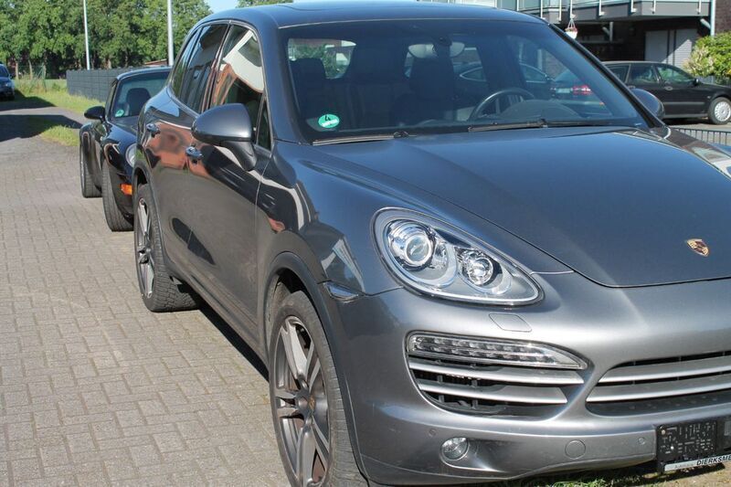 Meteorgraumetallic Gebraucht 2014 Porsche Cayenne Platinum Edition SUV | 32.950 € (Fairer Preis) - Bild 1/4