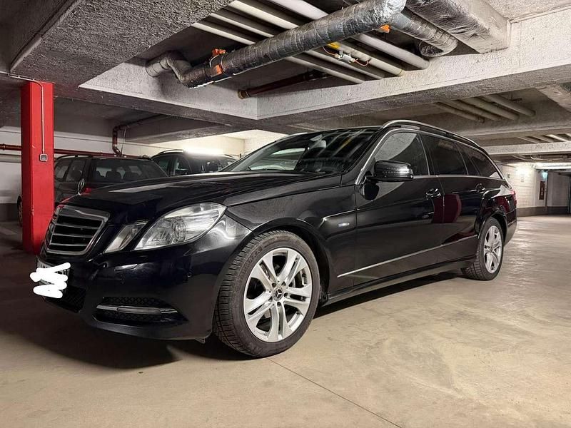 Gebraucht Mercedes E220 Avantgarde 170 PS (125 kW) 2007 Schwarz Kombi