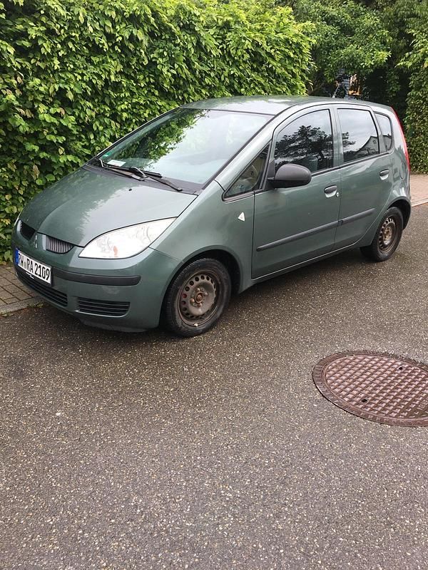 Grün Gebraucht 2006 Mitsubishi Colt Kleinwagen | 2.150 € - Bild 1/4