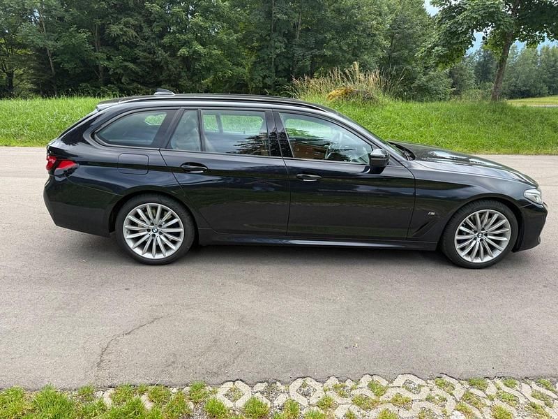 Gebraucht BMW 540 M Sport 333 PS (244 kW) 2021 Schwarz Kombi
