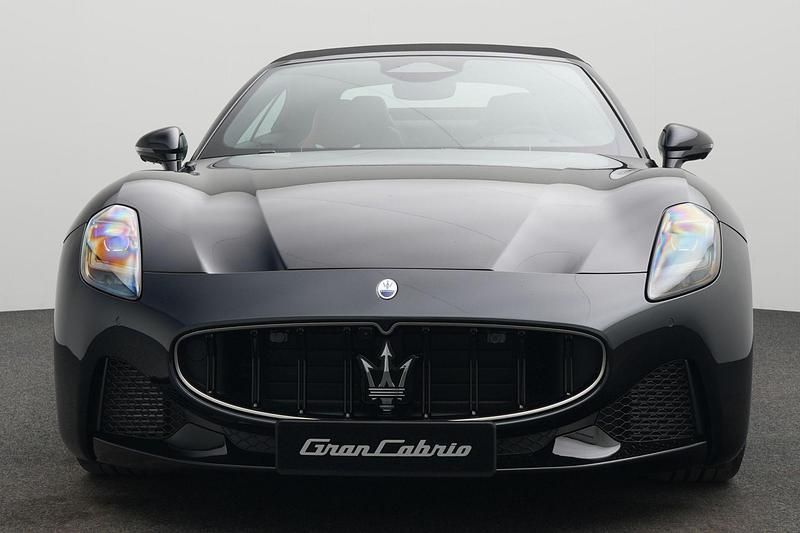Nero assoluto Neu 2025 Maserati GranCabrio | 151.160 € (Fairer Preis) - Bild 1/4