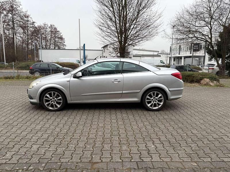 Gebraucht Opel Astra Cabriolet Cosmo 140 PS (102 kW) 2007 Starsilber iii m2 Cabrio