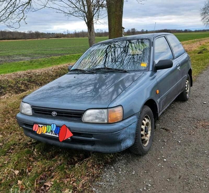 Grau Gebraucht 1991 Toyota Starlet Kleinwagen | 300 € - Bild 1/3
