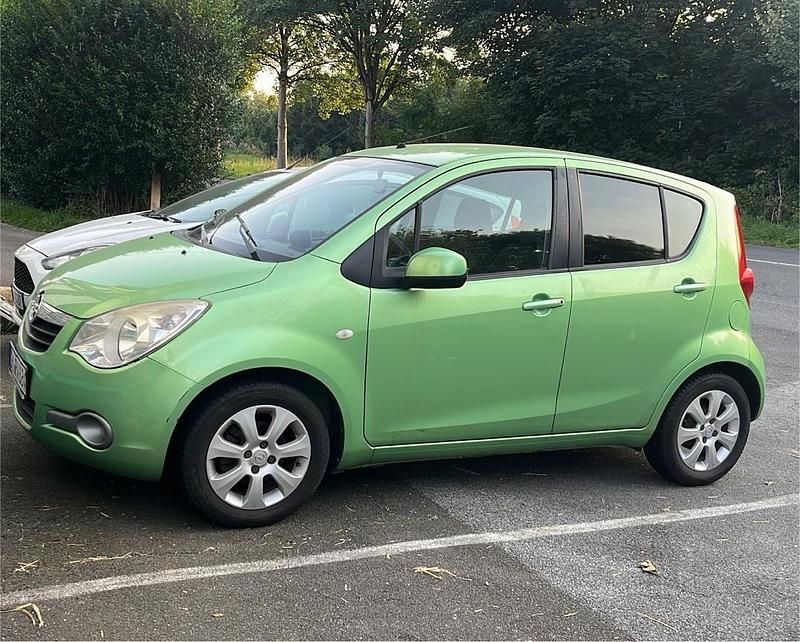 Grün Gebraucht 2009 Opel Agila Kleinwagen | 2.850 € - Bild 1/4