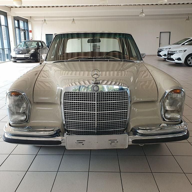 Beige Gebraucht 1969 Mercedes W108 Limousine | 18.500 € - Bild 1/4
