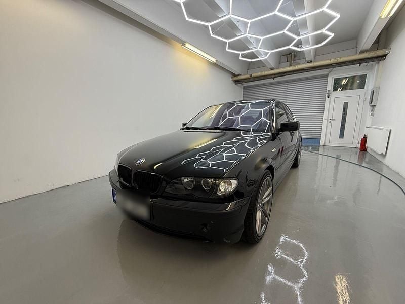 Schwarz Gebraucht 2004 BMW 320 Sport Line Limousine | 4.800 € (Guter Preis) - Bild 1/4