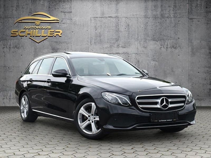 Schwarz Gebraucht 2016 Mercedes E200 Avantgarde Kombi | 16.990 € (Fairer Preis) - Bild 1/4