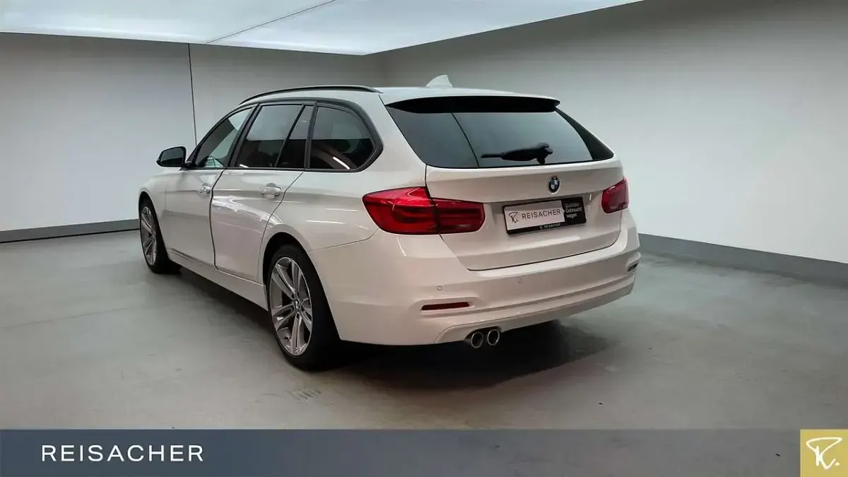 Gebraucht BMW 320 184 PS (135 kW) 2019 Weiß Limousine