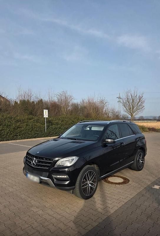 Gebraucht Mercedes ML350 258 PS (189 kW) 2012 Schwarz SUV