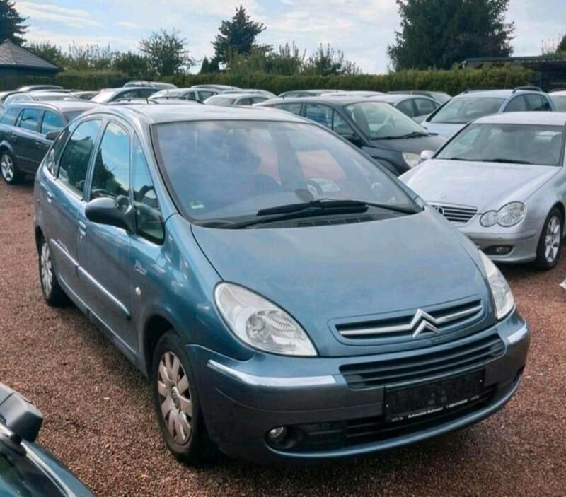 Grau Gebraucht 2005 Citroën Xsara Exclusive Van / Kleinbus | 2.599 € (Fairer Preis) - Bild 1/4