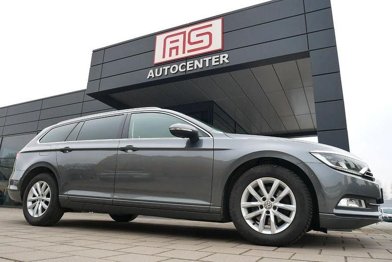 Grau Gebraucht 2016 VW Passat Comfortline Kombi | 10.990 € (Guter Preis) - Bild 1/4