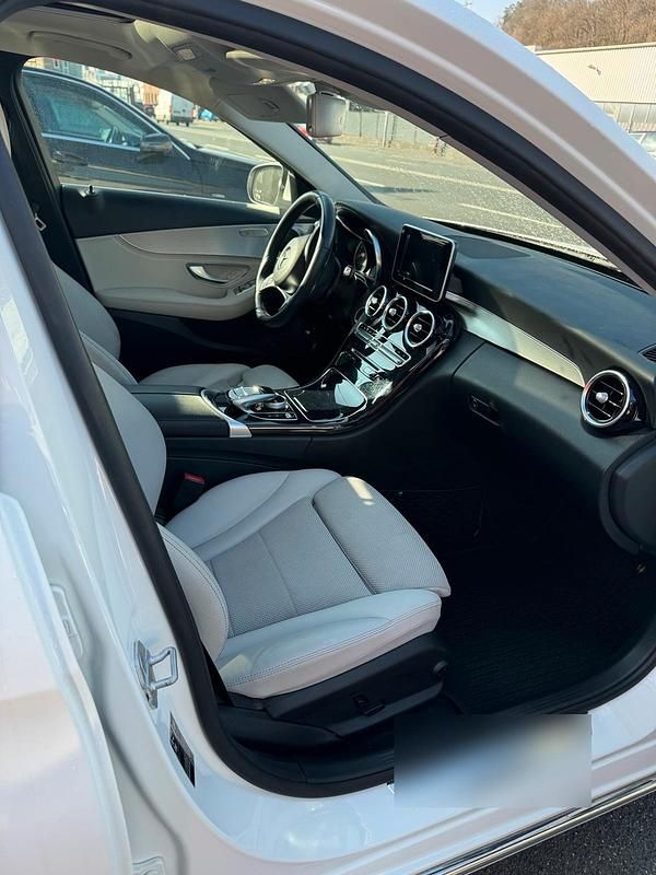 Gebraucht Mercedes C220 170 PS (125 kW) 2014 Weiß Limousine