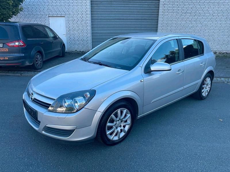 Silber Gebraucht 2004 Opel Astra Limousine | 3.450 € (Teuer) - Bild 1/4
