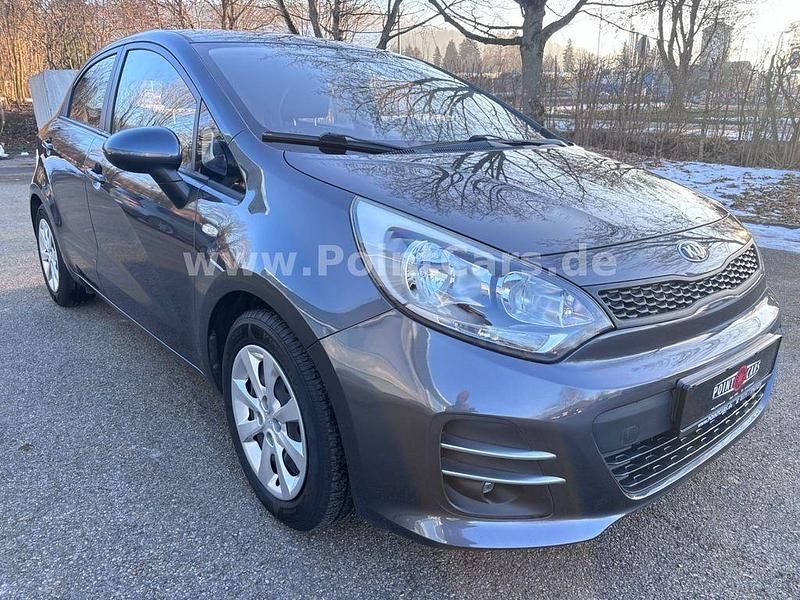 Gebraucht Kia Rio Attract 86 PS (63 kW) 2015 Grau Kleinwagen