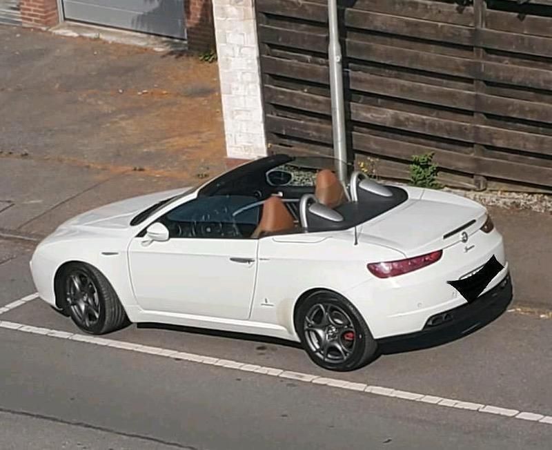Weiß Gebraucht 2009 Alfa Romeo Spider Cabrio | 18.900 € (Fairer Preis) - Bild 1/4
