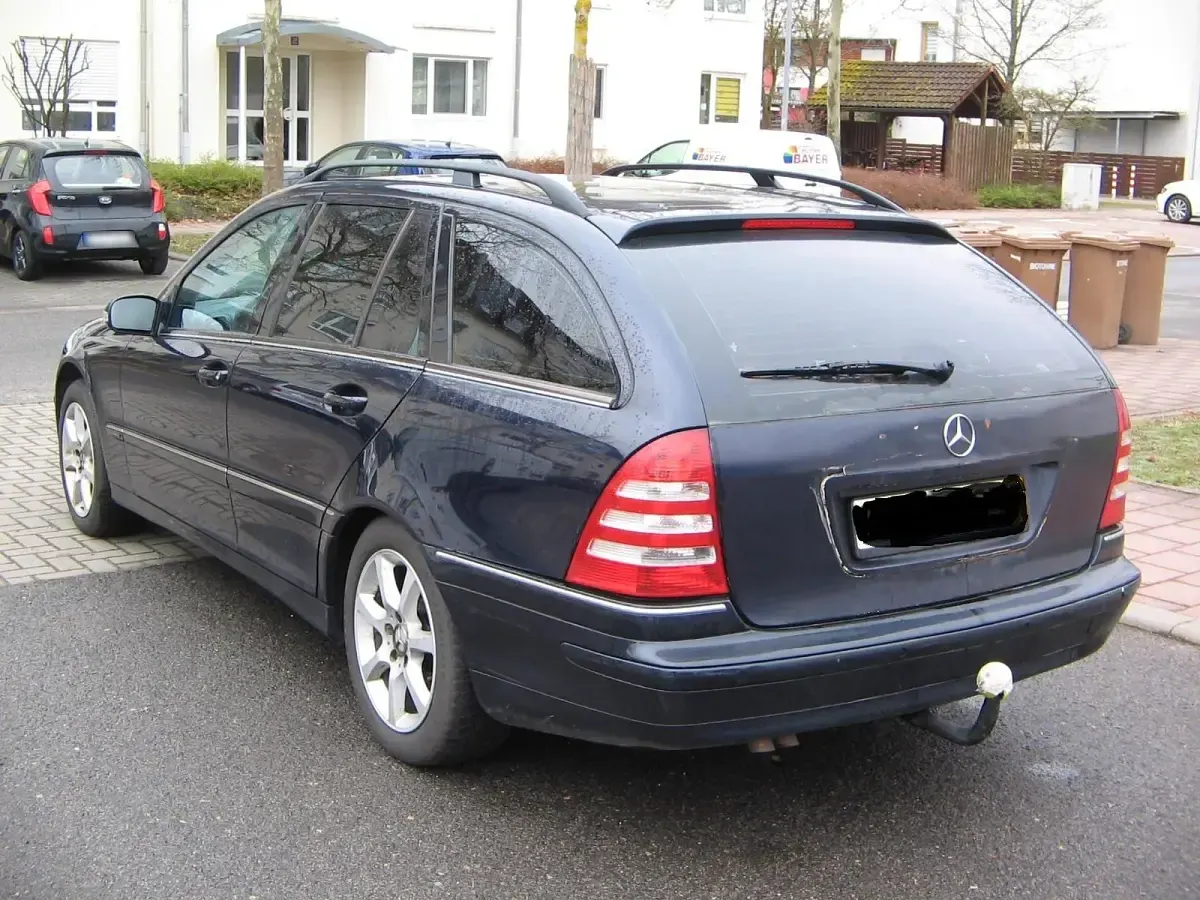 Gebraucht Mercedes C220 Avantgarde 150 PS (110 kW) 2006 Blau Kombi
