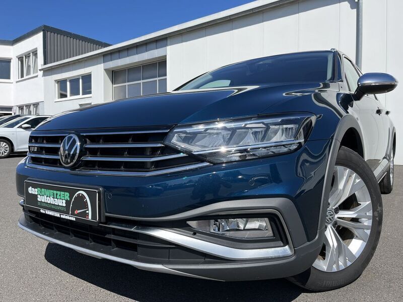 Blau Gebraucht 2020 VW Passat Alltrack Kombi | 29.860 € (Guter Preis) - Bild 1/4