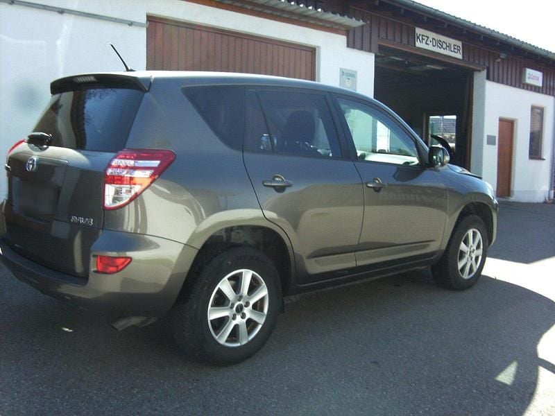 Gebraucht Toyota RAV4 150 PS (110 kW) 2009 Braun SUV