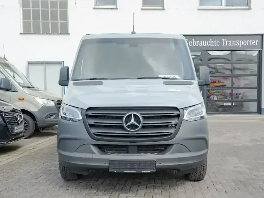 Używany Mercedes Sprinter 143 KM (105 kW) 2021 Szary Van