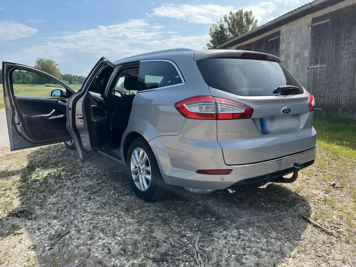 Gebraucht Ford Mondeo Titanium 140 PS (102 kW) 2014 Grau Kombi