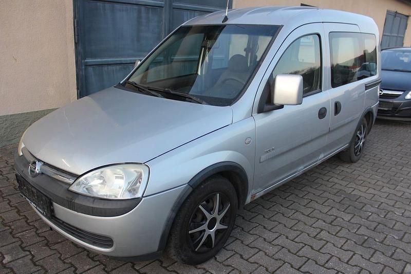 Silber Gebraucht 2002 Opel Combo Van / Kleinbus | 2.499 € (Fairer Preis) - Bild 1/4